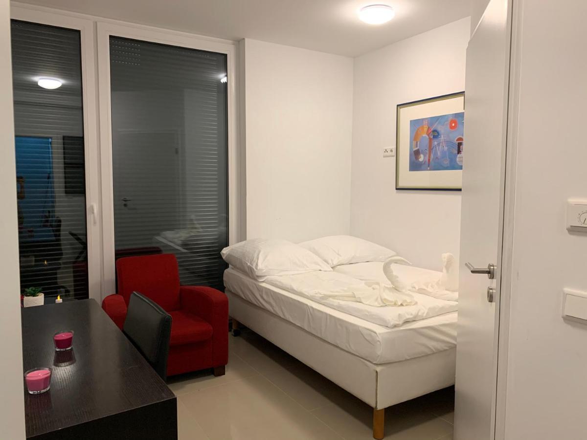 Apartment Lovely Studio West 1 Cologne