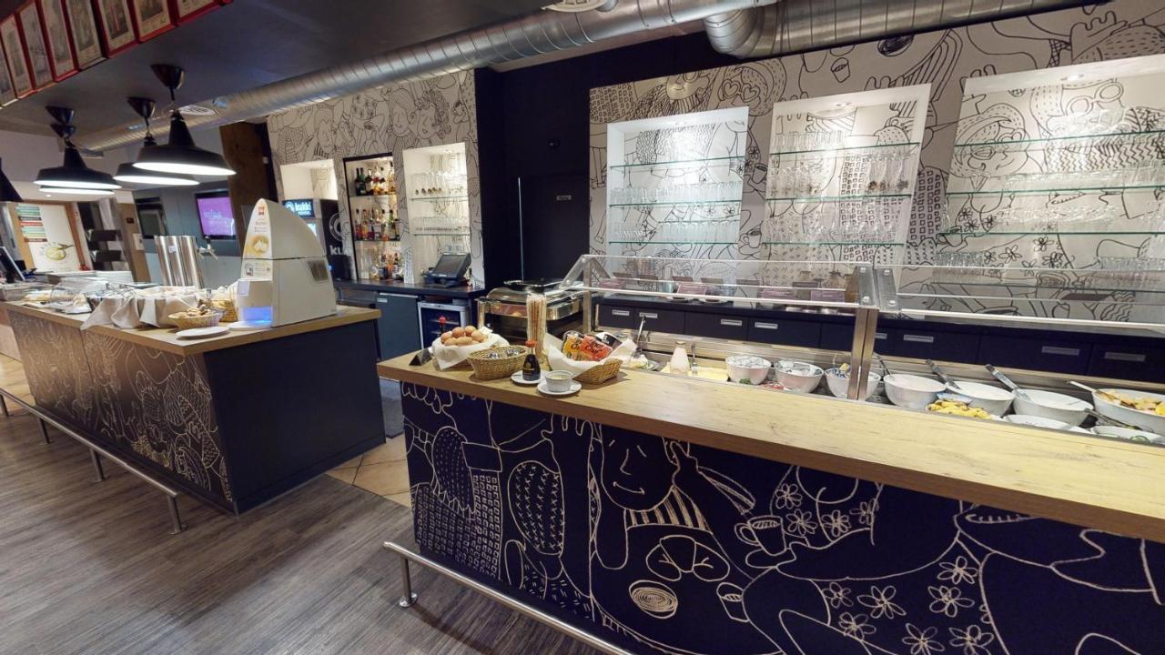 Ibis Koeln Airport 3*