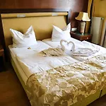Royal Inn