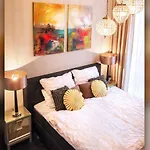 Comfort And Style In City Center With Ensuite Bathroom On Schaafenstrasse