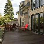 Schoenste Lage Am Rhein In Unmittelbarer Stadtnaehe, B & B