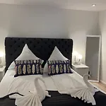 Dreamy Luxury Basement In Cologne