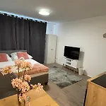 Central Cosy Apartment In Cologne