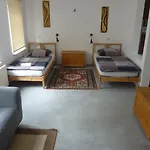 404-Hostel