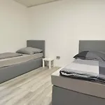 Monteurzimmer Mit Pantry-Kueche In Koeln