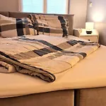 Apartment In Dellbrueck Frisch Renoviert, 300 Meter Bis Zur Strassenbahn, Ruhige Lage