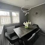 Beautiful Apartment With 60 M2 Top Location In Cologne To Work & Relax