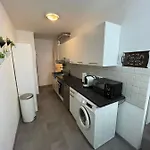 Beautiful Apartment With 60 M2 Top Location In Cologne To Work & Relax