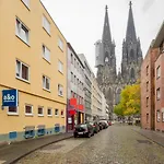 A&O Koeln Dom