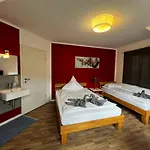 Hotelzimmer In Neusserstrasse