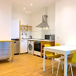Alles Komplett - 2 Schlafzimmer, Grosse Kueche, Bad