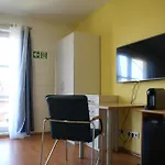 Zimmer Mit Gartenblick