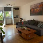 Modernes Appartement Im Gruenen - Stilvoll Und Komfortabel