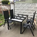 Charmante Gartenwohnung Mit Privatem Grossen Garten