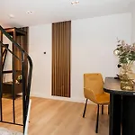 S331 - Luxurious Two Bedroom Duplex Apartment In Cologne