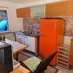 Schoenste Lage Am Rhein In Unmittelbarer Stadtnaehe, B & B