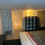 Schoene 2-Zimmer Wohnung In Sehr Guter Lage
