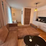 Queens Peak Apartment