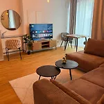 Queens Peak Apartment