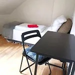 Privat Zimmer In Zwei-Zimmer-Wohnung Als 2Er Wg