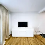 Elegantes Riverside Apartment