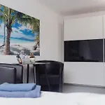 Urlaubszimmer 5 Airport Koeln Bonn Flughafen