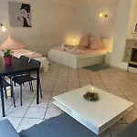 Central 3 Bedroom Apartment, Cologne Friesenstr