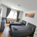Large Central Apartment - Modern & Fully Equipped - Near Fair