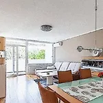 Ausgezeichnete Wohnung In Koeln Mit Guter Aussicht