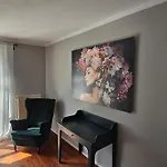 Stilvolles 2 Zi Apartment Mit 65Qm Und Terrasse