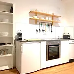 Gemuetliches Apartment Mit 2 Schlaf- Und 2 Badezimmern Plus Balkon