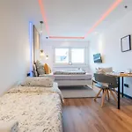 Shiny Singapore Room - Homestay - Doppelzimmer Mit Gemeinschaftsbad