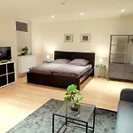 Schoene 3-Zimmer-Wohnung In Koeln-Brueck Mit Eigenem Parkplatz
