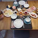 B&B Koeln Zuendorf