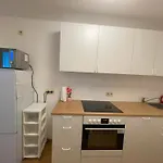 Cozy Studio Apartment In Neusser Street