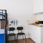 Hostel Maru Living C9