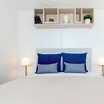 Tinyhouse/Chalet In Koeln City Vollmoebliert/Klima