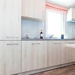 Tinyhouse/Chalet In Koeln City Vollmoebliert/Klima