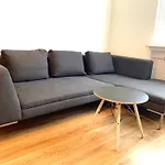 Gemuetliches Apartment Mit 2 Schlaf- Und 2 Badezimmern Plus Balkon