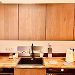 Elysian Apartment - 2 Parkplaetze - 1Min Bus & Bahn - St-Elisabeth Krankenhaus - Lindenthaler Tierpark - Neu Renoviert & Perfekte Lage