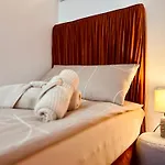 Elysian Apartment - 2 Parkplaetze - 1Min Bus & Bahn - St-Elisabeth Krankenhaus - Lindenthaler Tierpark - Neu Renoviert & Perfekte Lage
