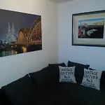 Robert\'S Rent A Room