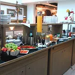 Hotel Triton II