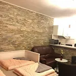 Friesenwall Apartment 3