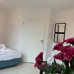 Lovely Studio Cologne West 6