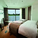 Crossgates Hotelship 4 Star - Altstadtnord - Koeln