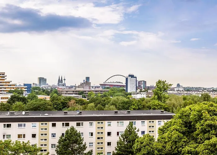 Cologne Fair Apartment With Cathedral View