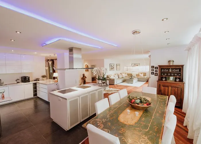 Luxury Penthouse ☆ ☆ ☆ ☆ ☆