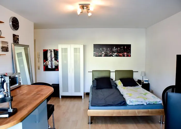 Appartment Mit Grossem Balkon Im Belgischen Viertel