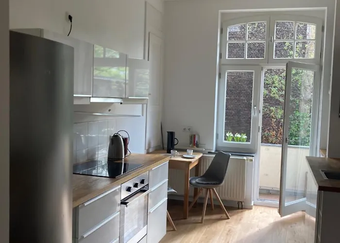 3 Zimmer-Lounge In Koeln Suelz Mit Kueche, Balkon, 2 Baeder, 00320